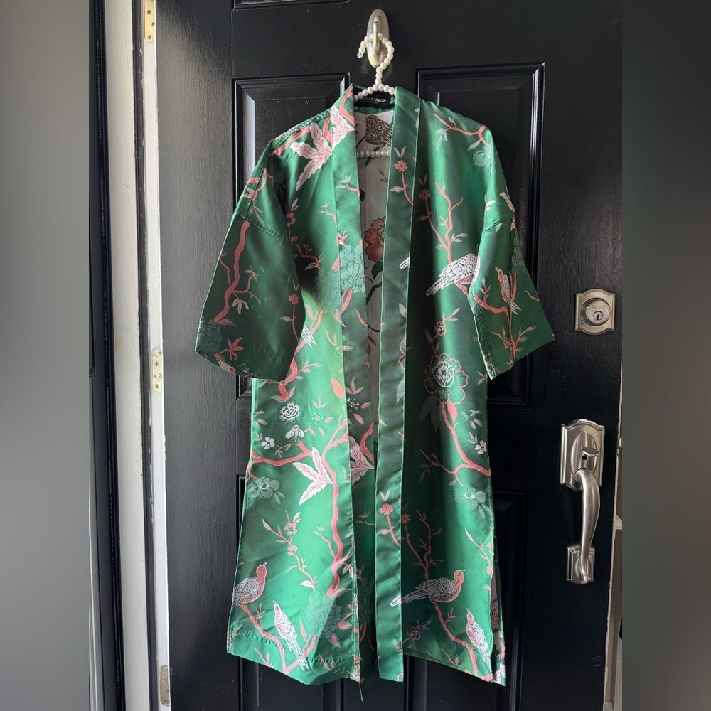 New York & Company Green Floral Reversible Satin Robe Jacket Size XS/S